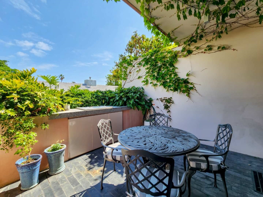 1 Bedroom Property for Sale in Fresnaye Western Cape